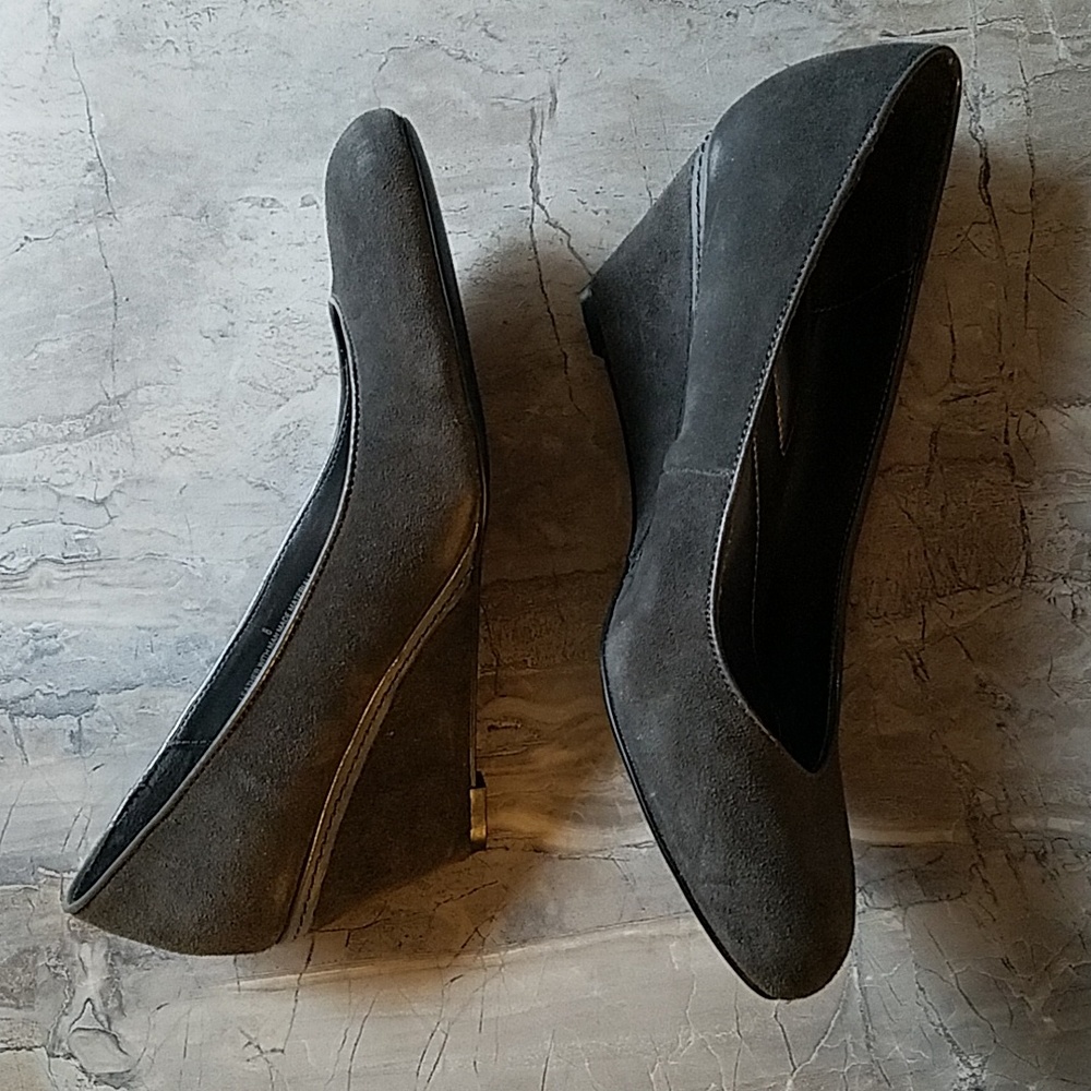 New! Gray Suede Wedges